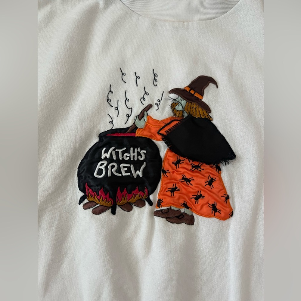 Vintage Witch Halloween crewneck sweatshirt Medium - Picture 3 of 3